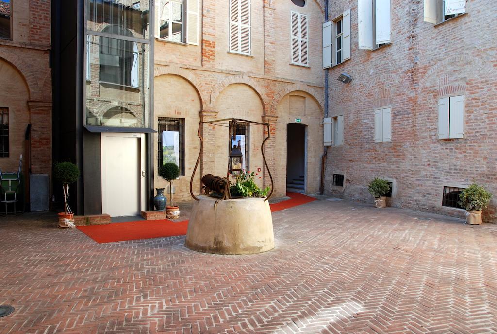 La Foresteria Del Castello - Wellness Hotel In Dimora Storica Castell'Alfero Exterior photo