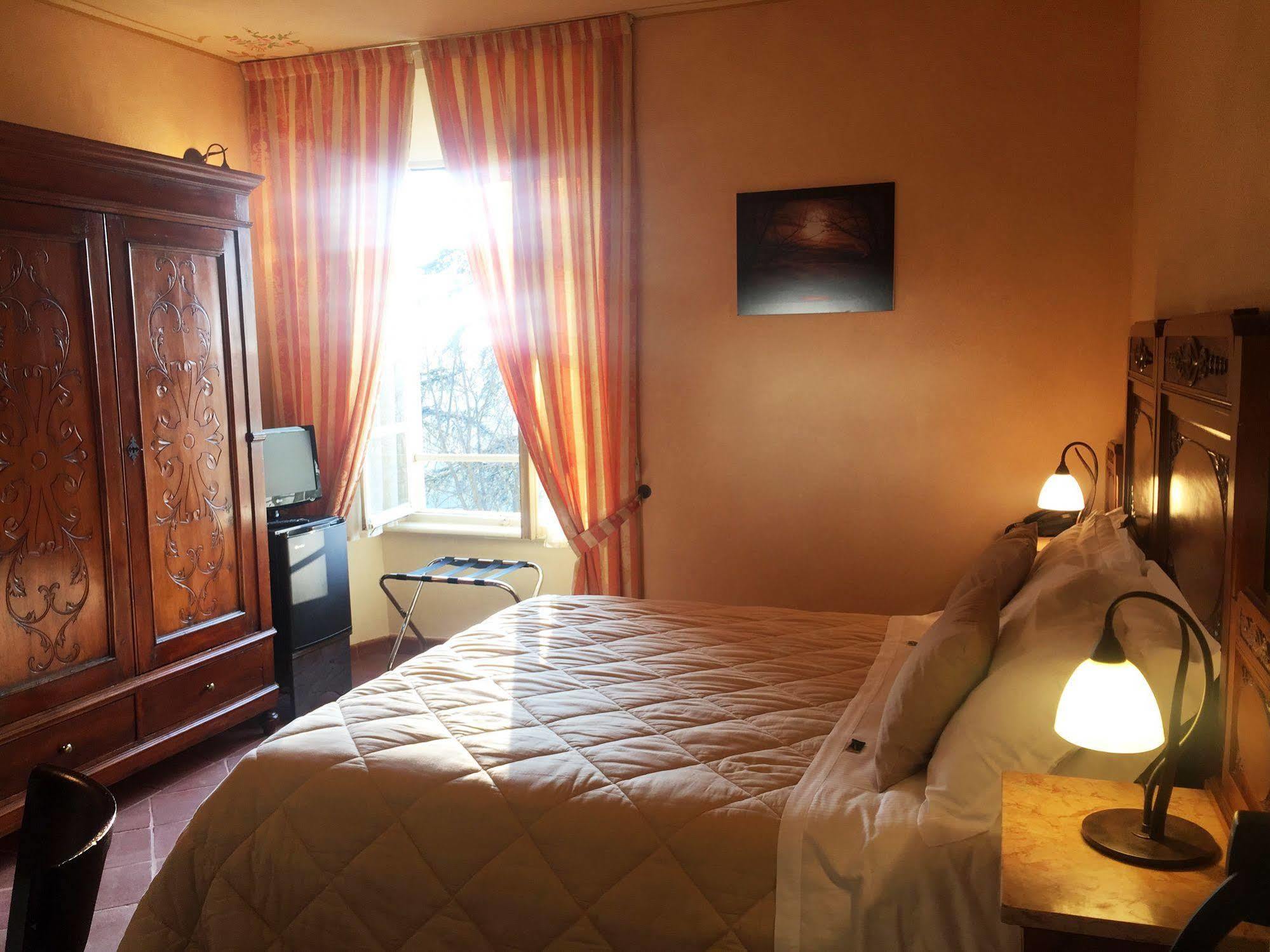 La Foresteria Del Castello - Wellness Hotel In Dimora Storica Castell'Alfero Exterior photo