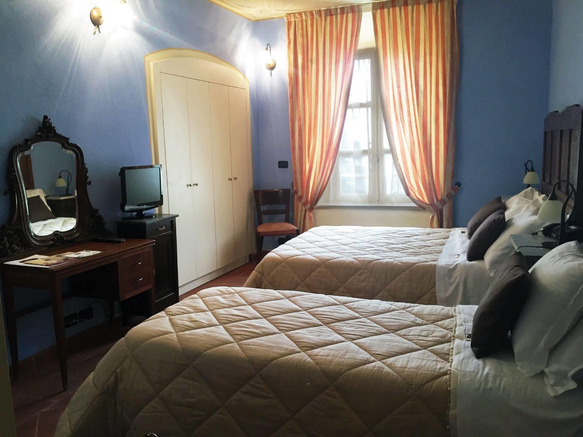 La Foresteria Del Castello - Wellness Hotel In Dimora Storica Castell'Alfero Exterior photo